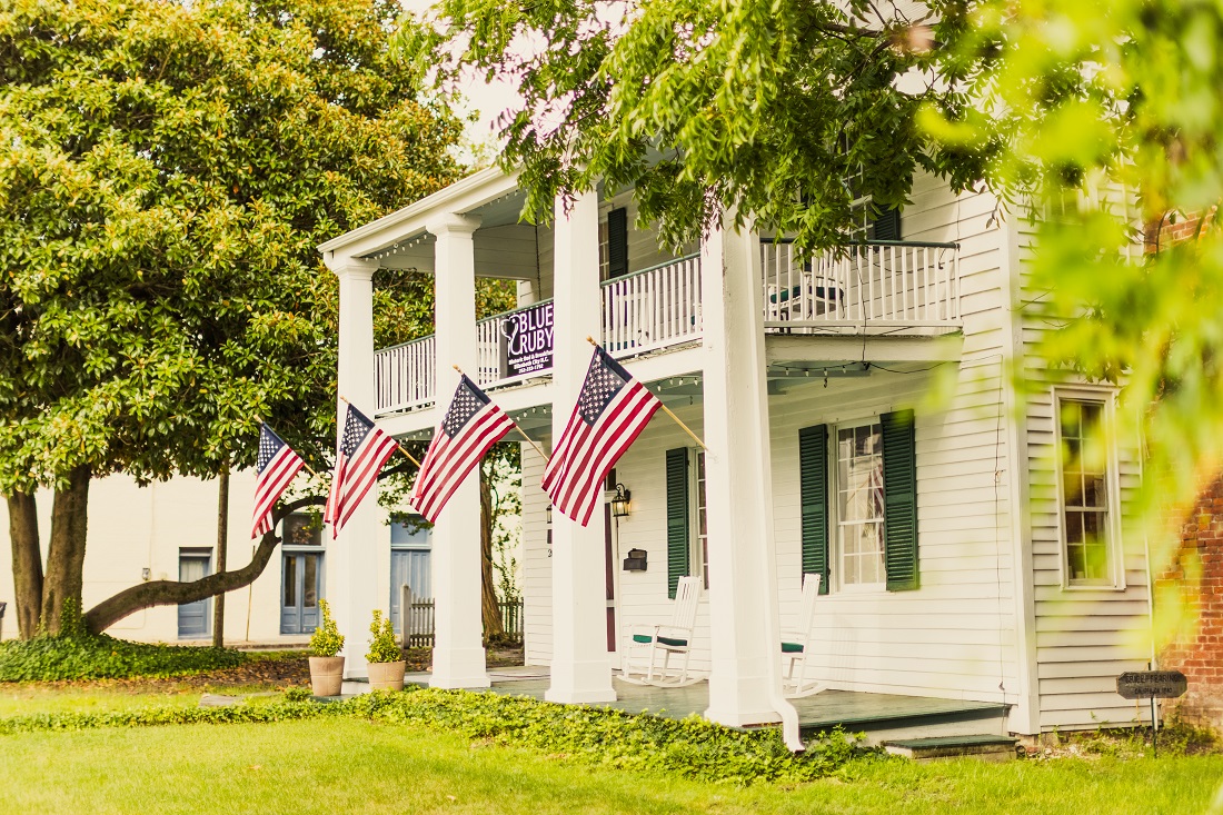 Blue Ruby at Grice-Fearing House Bed & Breakfast